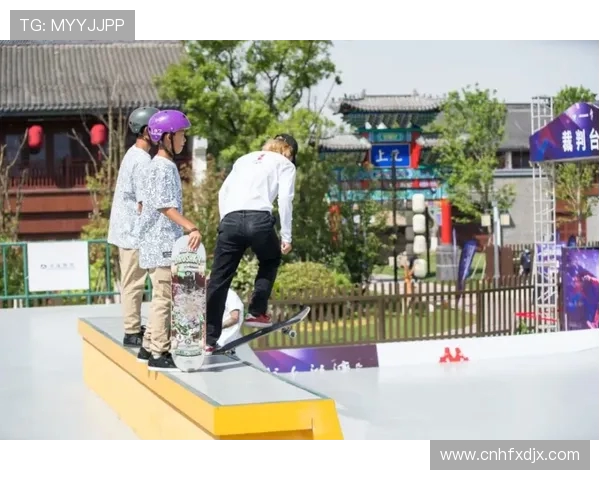 重庆滑板队在极限运动会中以83分领先积分榜,展现出色实力与团队合作精神 重庆滑板队在极限运动会中以83分领先积分榜,展现出色实力与团队合作精神